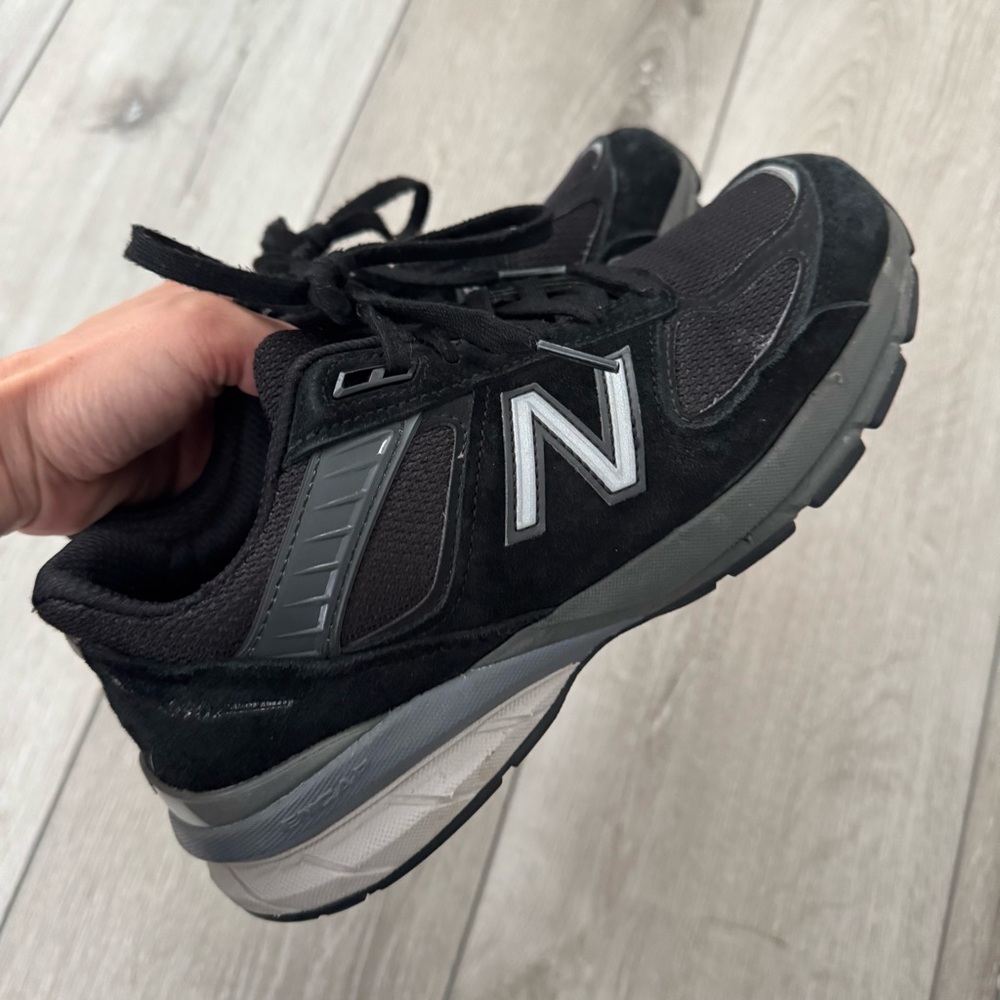 New Balance Black 990v5 made in USA